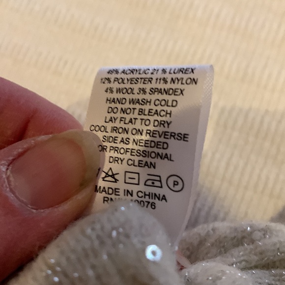 NWT Medium Generation Love knit sweater with tiny shimmery paillette sequins - Picture 4 of 4